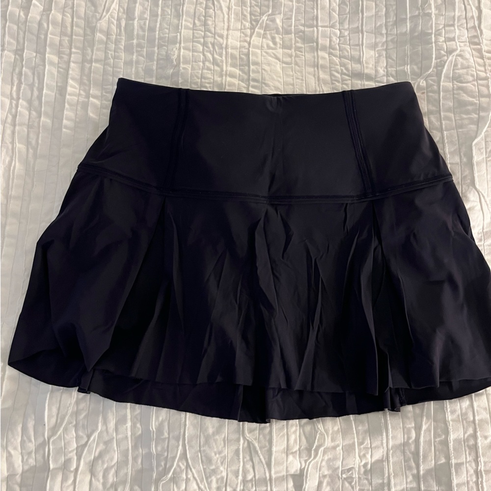 Lululemon dark navy skort size 6